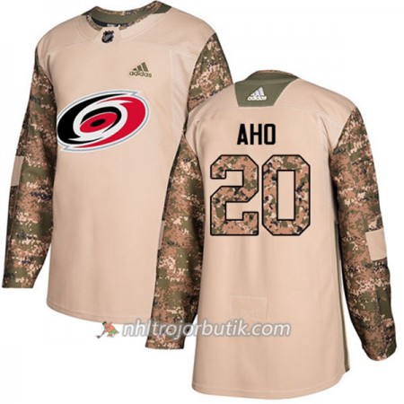 Män Ishockey Carolina Hurricanes Tröja Sebastian Aho 20 Adidas 2017-2018 Camo Veterans Day Practice Authentic